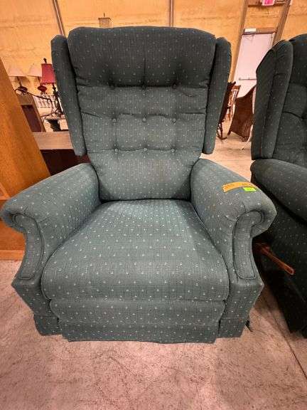 Lazy Boy rocker recliner. Clean.
