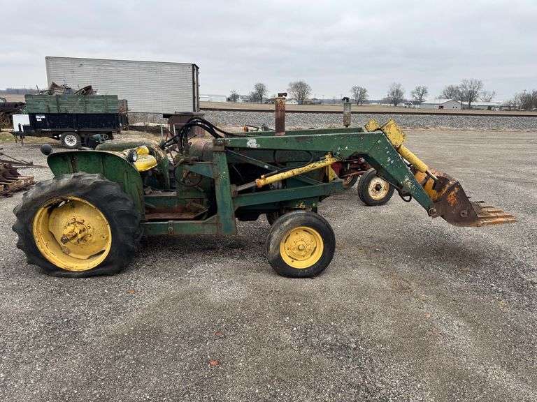 JD 2010 diesel tractor with quad range gear selector, tractor has front end loader, not running, con