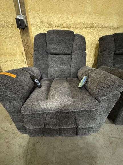 Reclining lift chair with heat and vibration. Adjustable head rest. Clean.