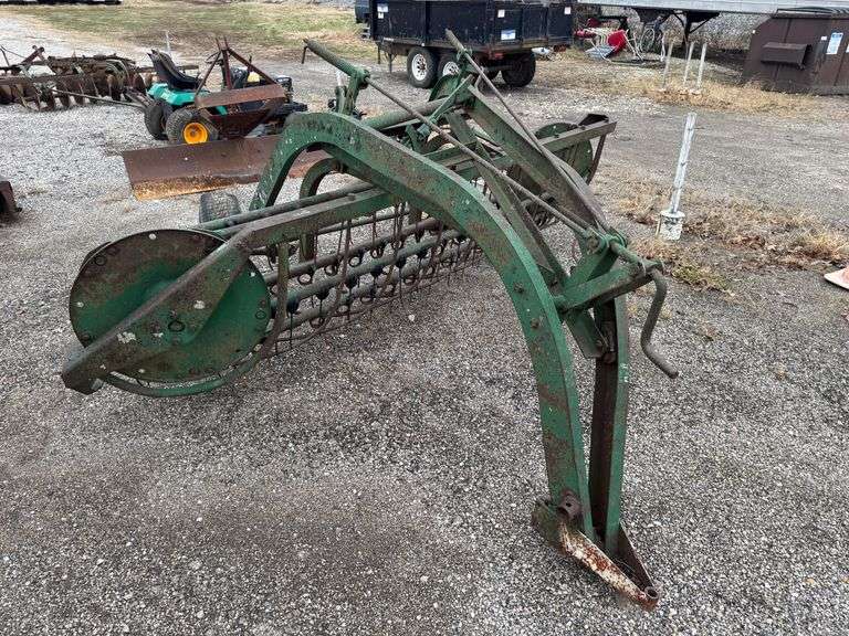 JD or Oliver pull type side delivery hay rake model unknown