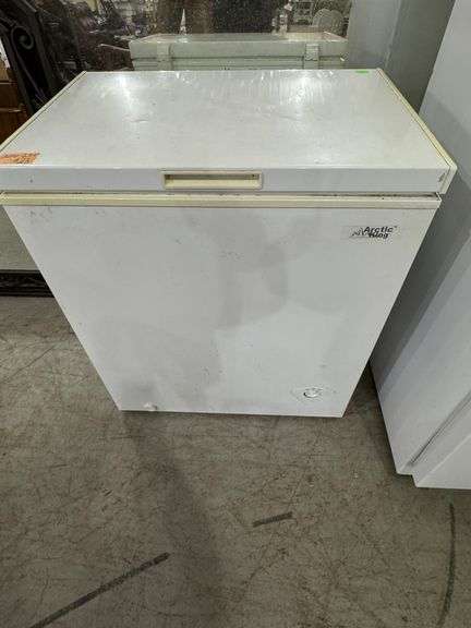 Small Arctic King chest freezer, works. 29" wide x 20" deep
