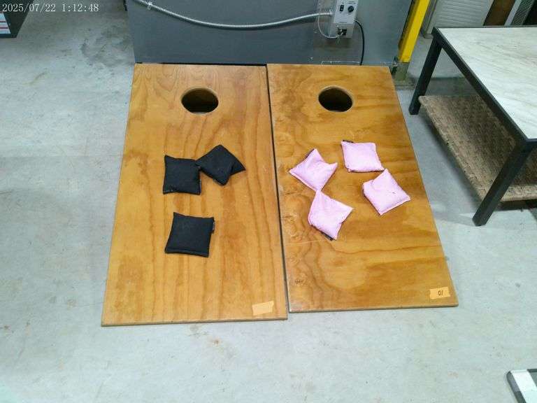 Corn hole boards with 7 corn hole bags