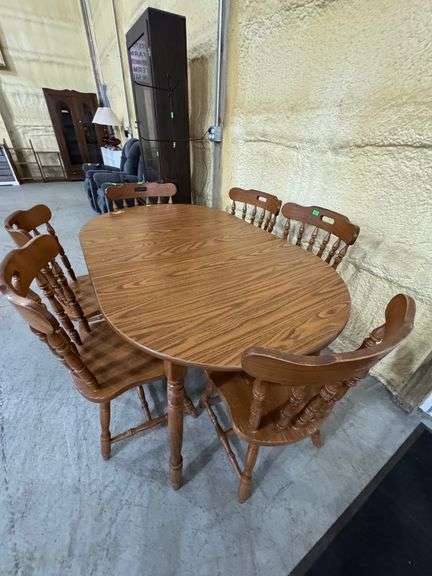 Laminated table with 6 chairs, 1 leaf. 5' total length