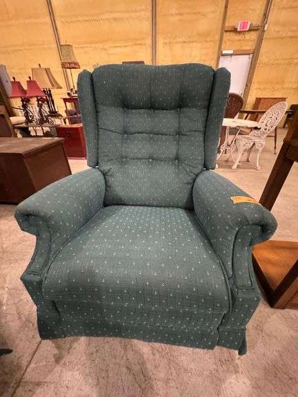 Lazy Boy rocker recliner. Clean.