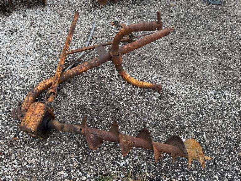 3pt hitch post hole digger with 8" auger