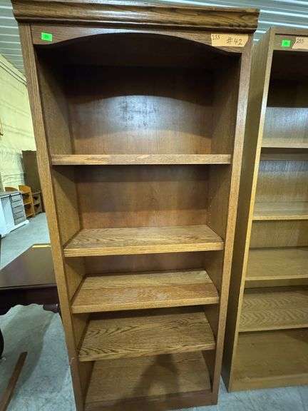 5 shelf bookshelf. 31" wide x 6' tall x 11" deep.