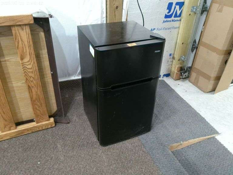 Haier dorm sized refrigerator- untested