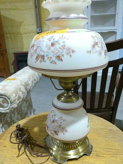 305 - 26 Electric hurricane lamp