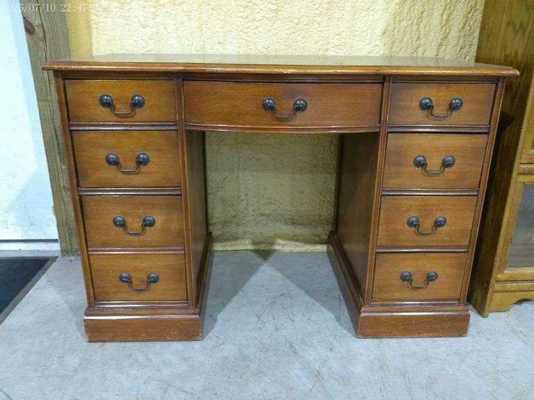 300 - 8 Early American knee-hole desk. 7 drawers work well, very clean