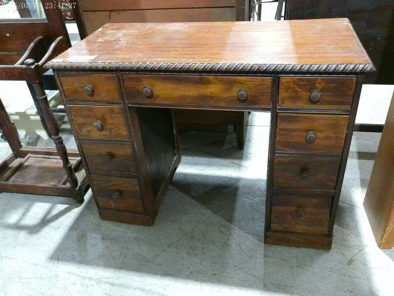 310 - 41 Knee hole desk 7 dove tail drawers