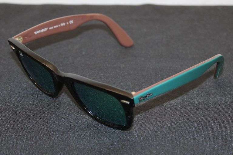 Ray-Ban Wayfarer Sunglasses
