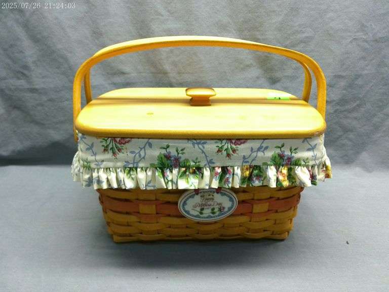 Longaberger Mother's Day basket with lid, tie-on, liner and divided protector 1997