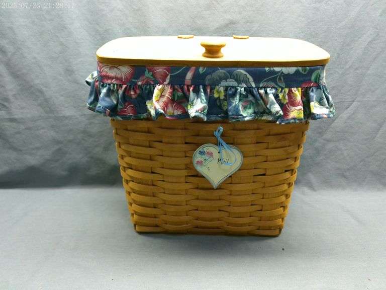 Longaberger mail basket with tie-on, liner and protector 1993
