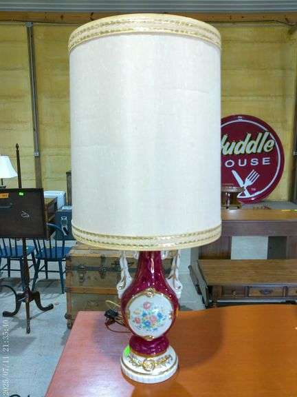 407 - porcelain lamp with red body and floral medallion