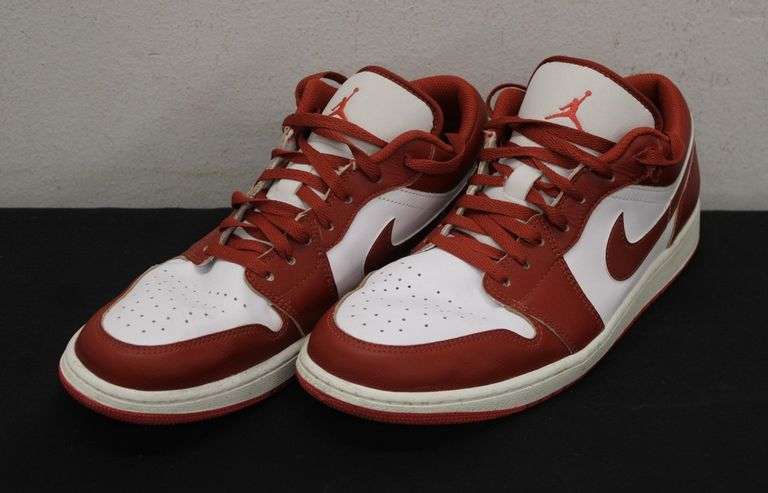 Nike Air Jordan 1 Low "Dune Red"