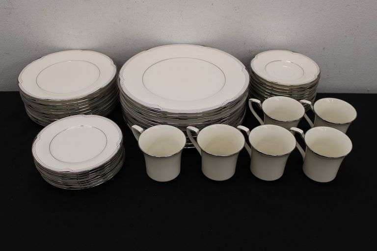 Noritake Dish Set