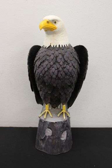 Bald Eagle Yard Statue