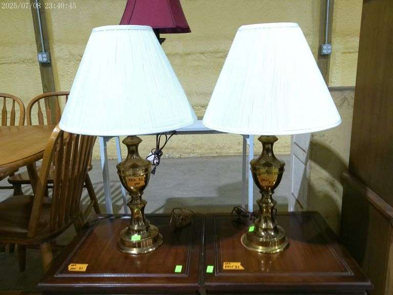352 Pair of brass table lamps