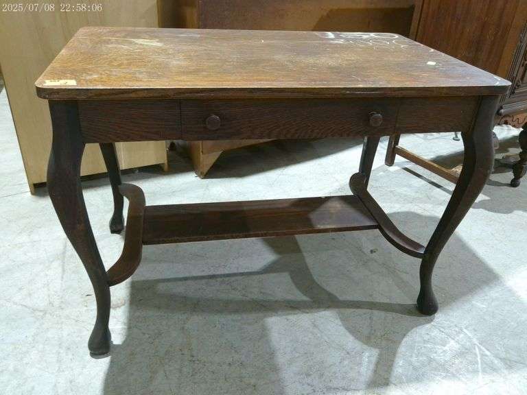 353 Quarter-sawn oak library table or desk with a single drawer and bottom shelf. Top is 42"x26"