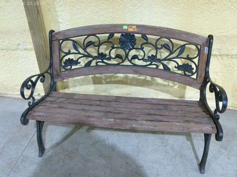 352 wood and metal outdoor bench