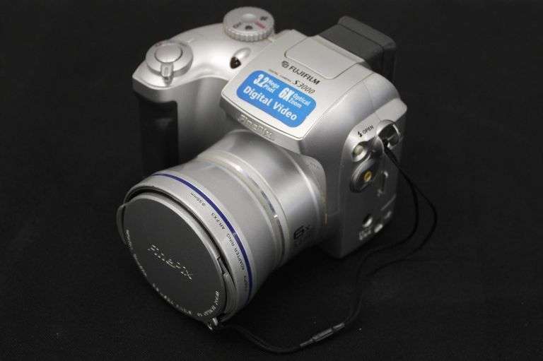 Fujifilm FinePix S3000