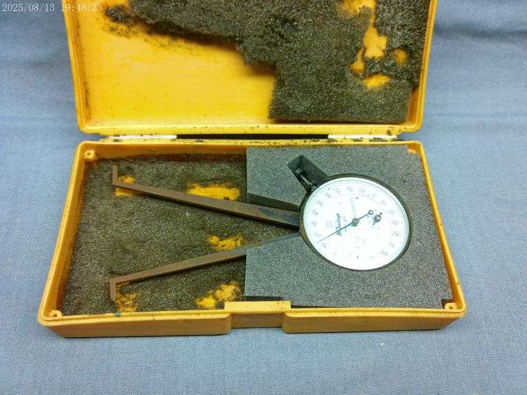 Mitutoyo groove gauge. In box