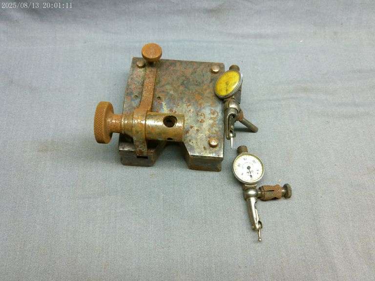 2 rusty indicators (Starrett, Gem); rusty surface gauge