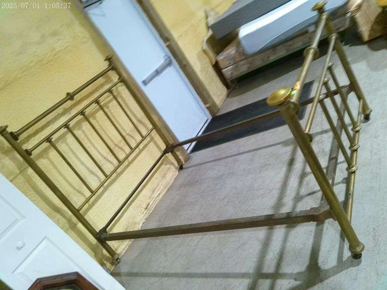 503- Brass bed full size (mattress and boxed springs not included)