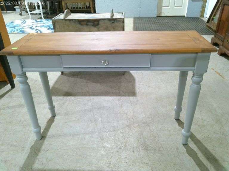454 - Sofa table with gray painted legs. Very nice condition