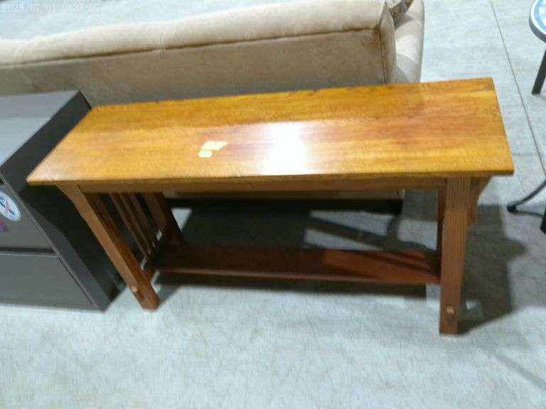 504- Oak sofa table Mission style, very nice condition