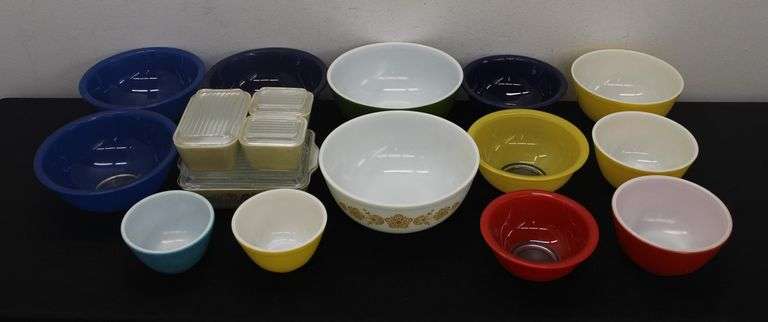 Kitchen Lot #3 (Pyrex)