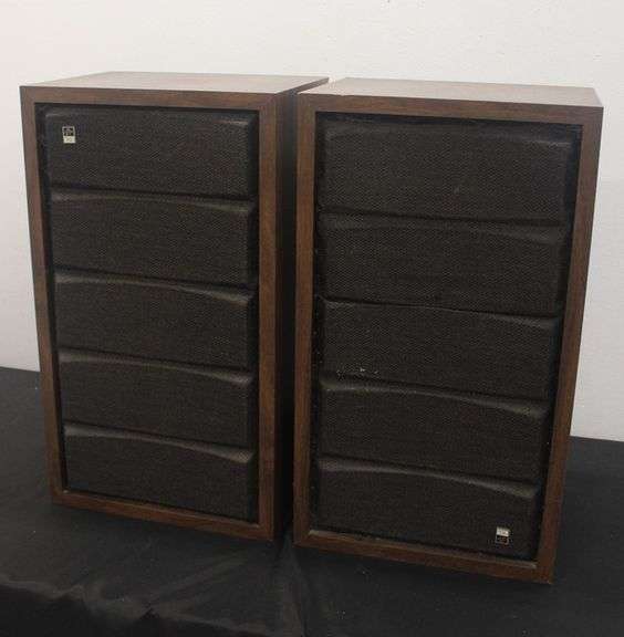 Fisher Speakers