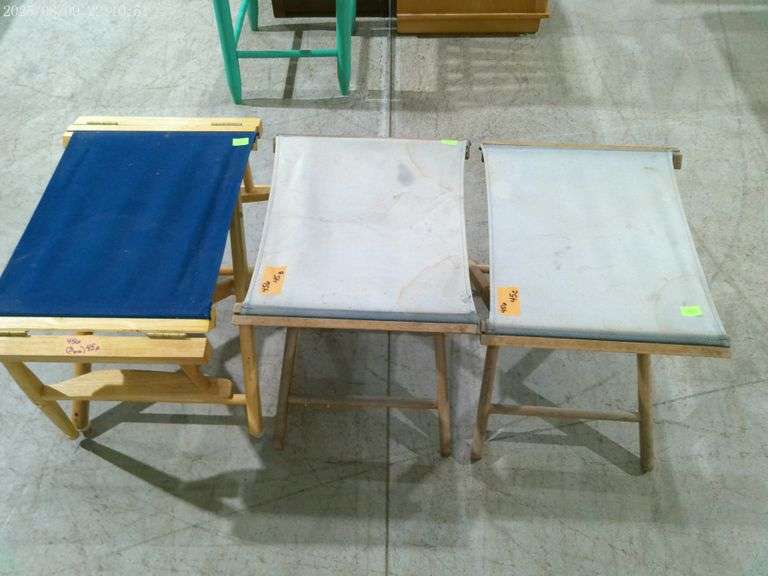 456 - Directors's chair missing back ; 2 camp stools