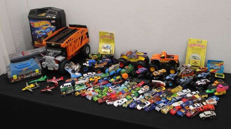 Hot Wheels / Diecast Cars