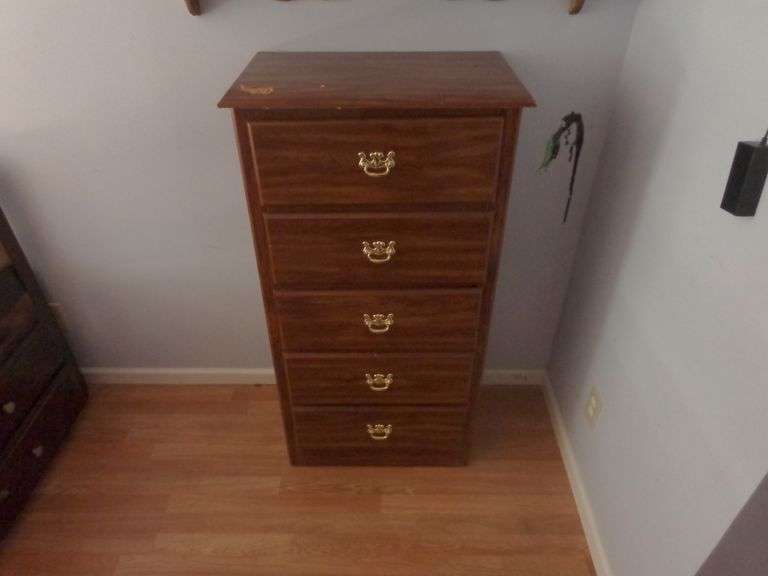 5 Drawer Chest of Drawers. 25" wide x 48" tall x 16" deep. See pictures. Located upstairs. Bring hel