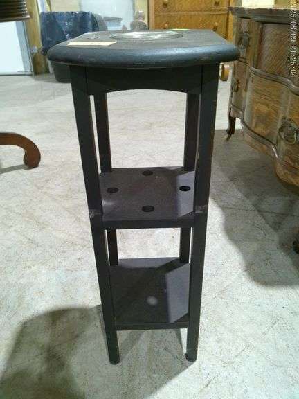 450 - Appears to be a smoking stand but could be a plant stand. 26" tall, top is 9"x13"