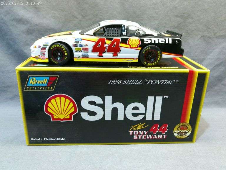 Die cast 1:18 scale car - Tony Stewart, in box