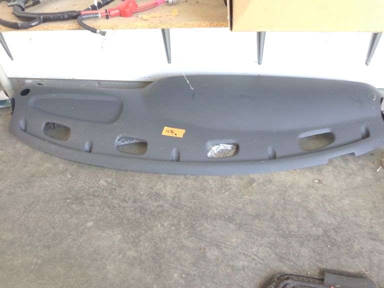 Miscellaneous Car Parts. No idea what vehicle these items fit. See pictures for details. Located in 
