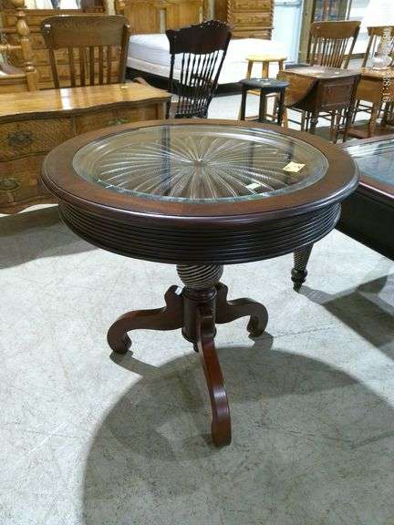 454 - Round wood pedestal lamp table with glass insert top, pineapple leaf design, curved legs. 32" 