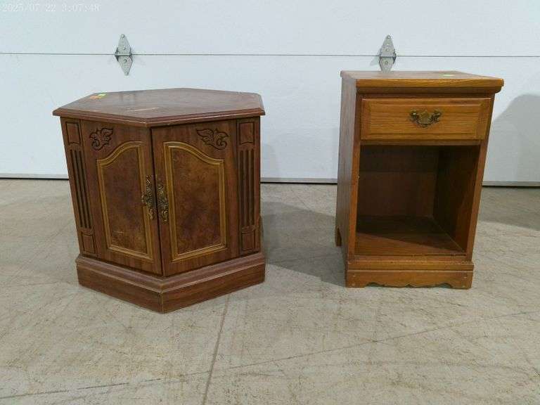 562 - Small oak end table with drawer, 15"x14"x24" small amount of damage on top. And, hexagonal sid