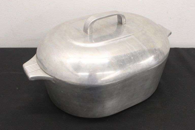 Vintage Wagner Dutch Oven
