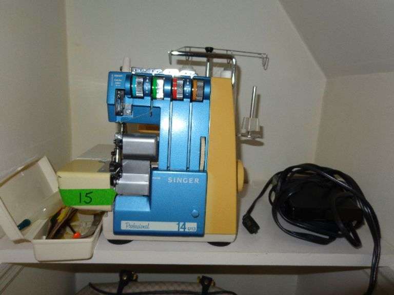 Singer Professional 14U13 sewing machine with pedal with case