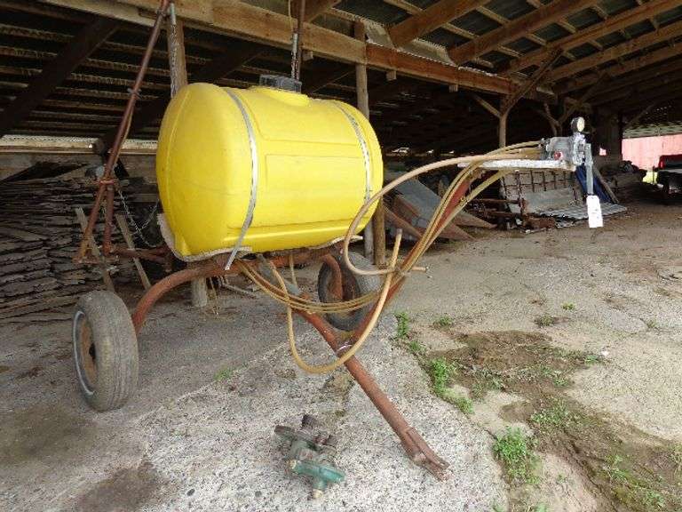 pull type 200 gallon sprayer with pump