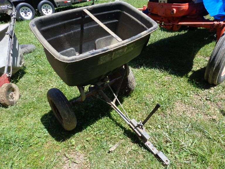 Agri Fab Broadcast Lawn spreader 160