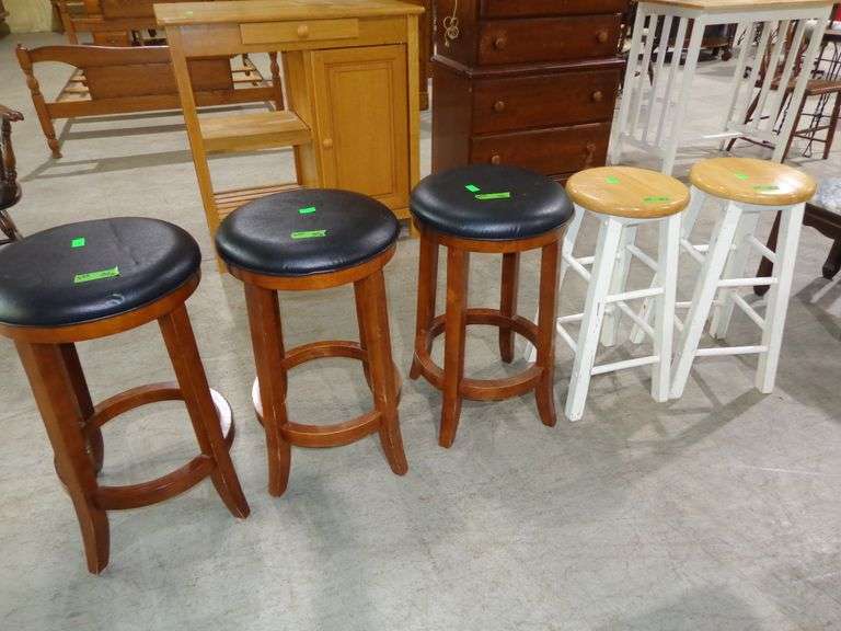 655- 3 matching black wooden barstools, 2 matching white wooden barstools, all 24" tall