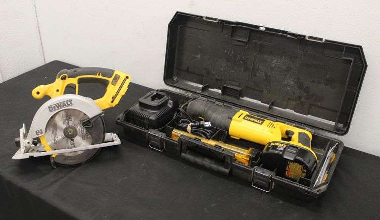 DeWalt Cordless Saw Set
