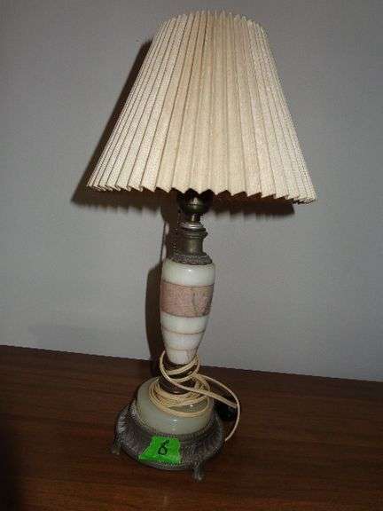Vintage dresser lamp with marble body and pewter base