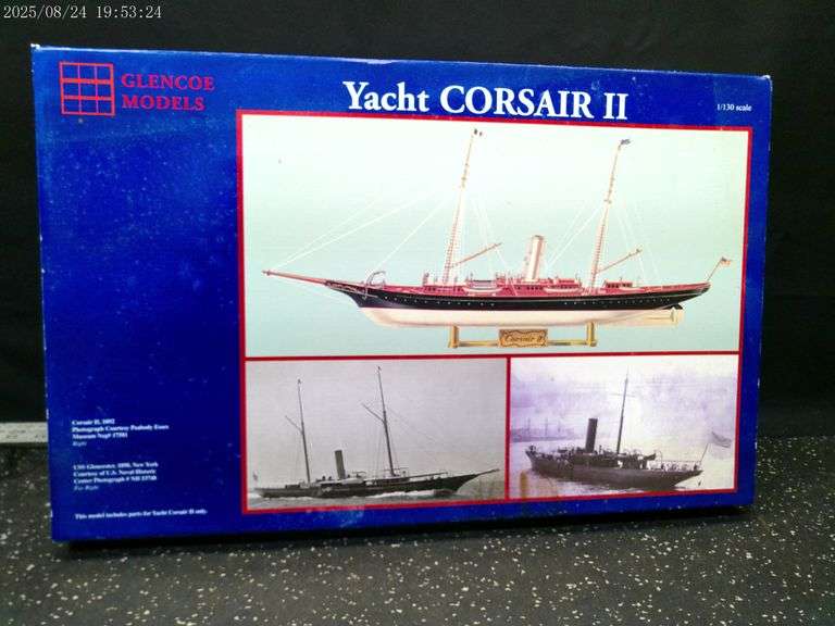 Yacht Corsair II 1892 model 1/130 scale