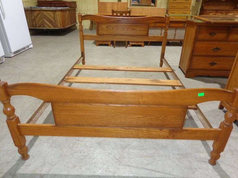 654- Oak full bed frame