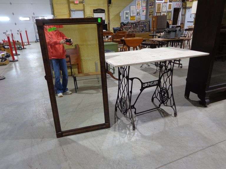 655- Iron Singer sewing machine base with tile type top (top is not fastened to base) and beveled gl
